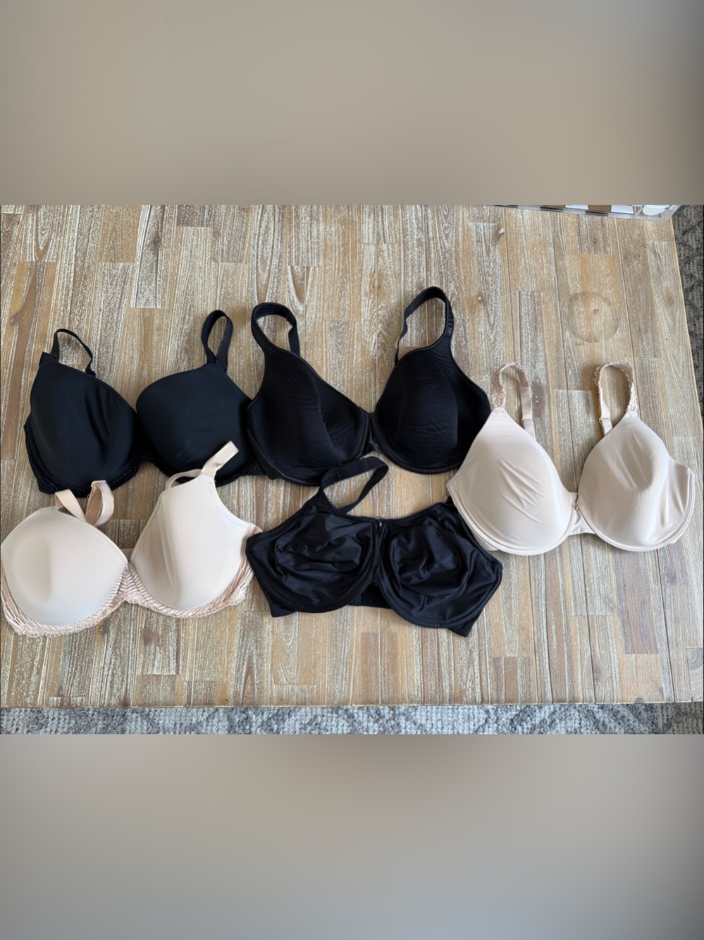 Bundle of 5 Wacoal & Natori Black & Nude Bras Everyday T-Shirt Bra Set